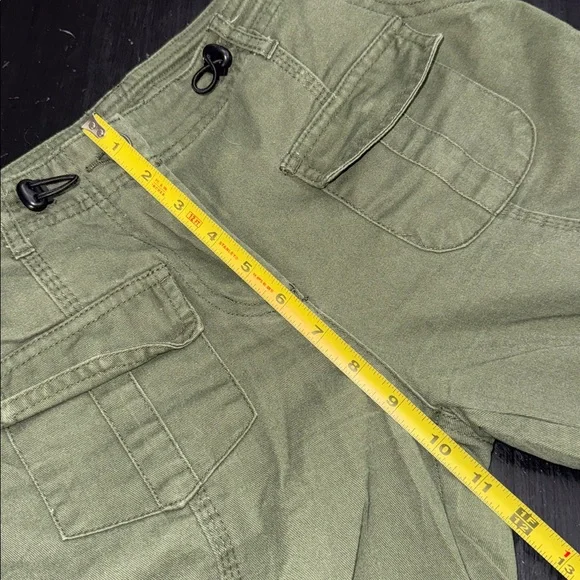 brandy melville. army green cargo style pants. one size. great used condition. - Picture 8 of 10
